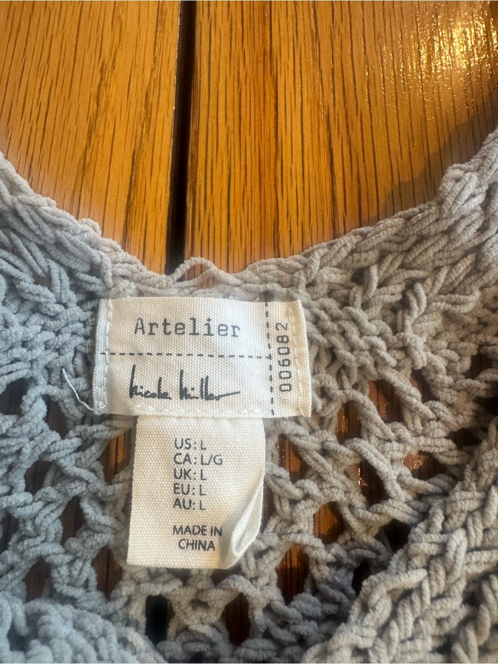 Open-Knit V-Neck Sweater in tan size m Artelier Nicole Miller - Picture 7 of 8